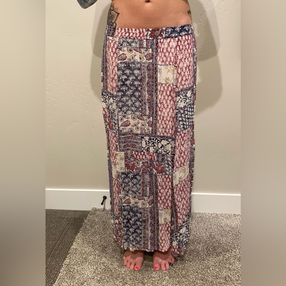 Billabong patchwork maxi skirt. SZ Medium. Like New!